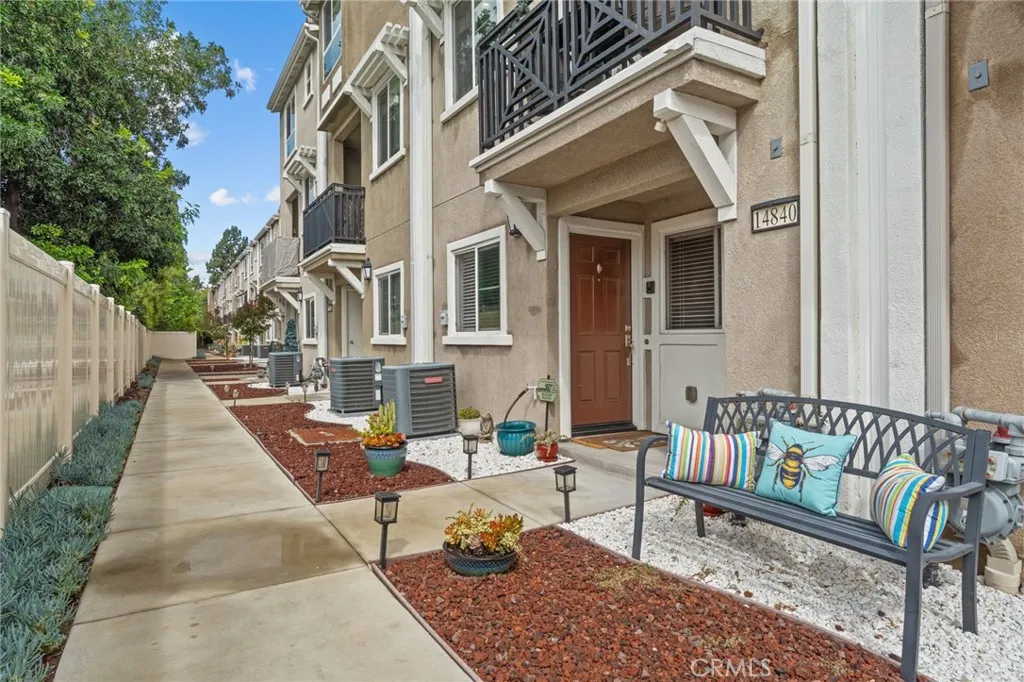 Additional image 2 of 14840 Maple Ter, Los Angeles, CA 91402