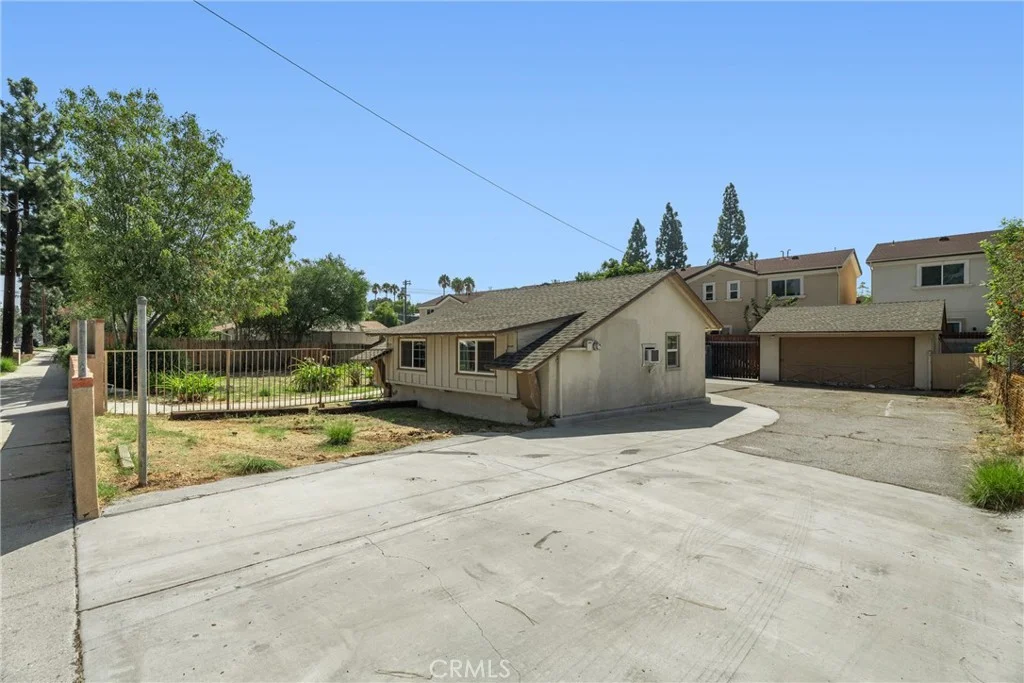 20812 Devonshire St, Chatsworth, CA 91311