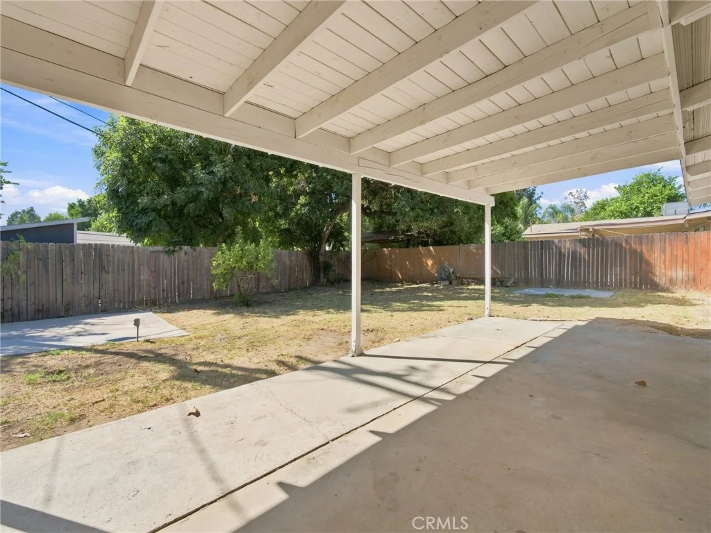 7735 Zelzah Avenue, Reseda, CA 91335