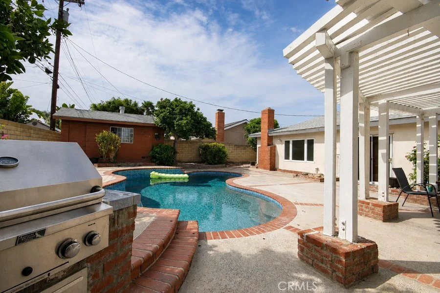 19832 Chesapeake Lane, Huntington Beach, CA 92646