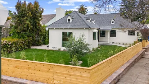 10584 Wellworth Avenue, Los Angeles, CA MLS: LG25064325
