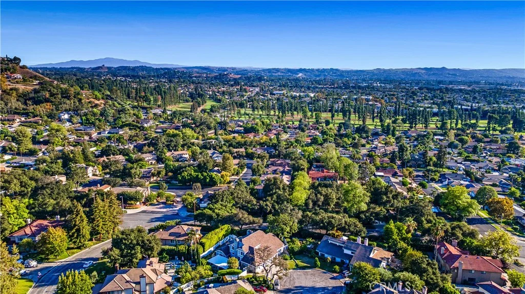 2162 Cumberland Rd, Glendora, CA 91741