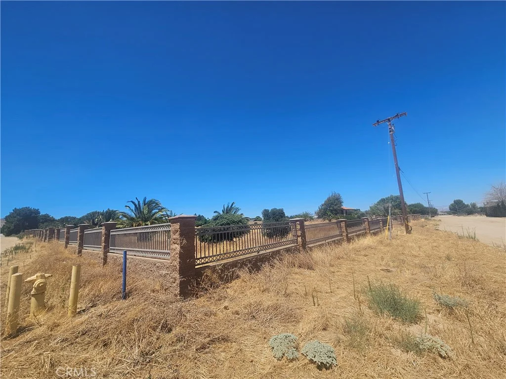40815 43rd Street N, Quartz Hill, CA 93551