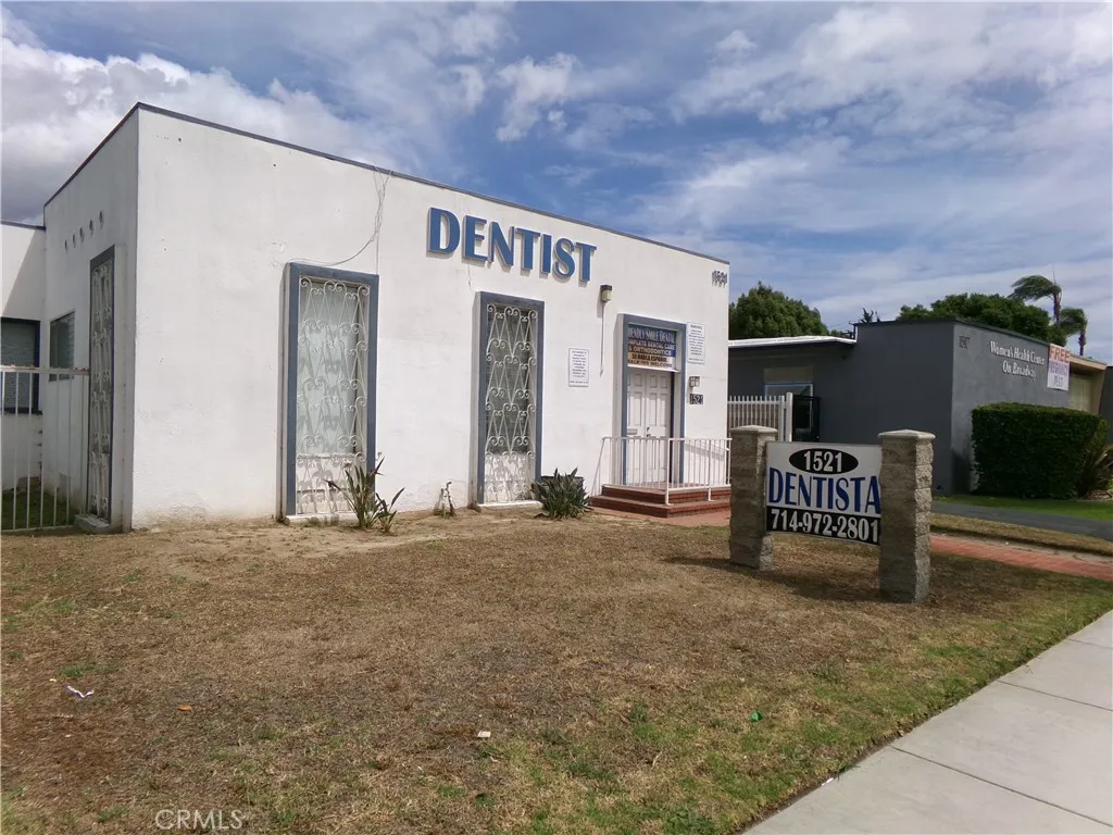 1521 N Broadway, Santa Ana, CA 92706
