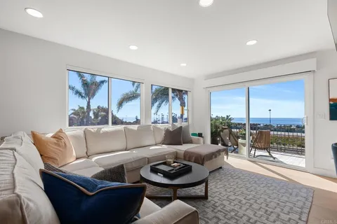 1923 San Elijo Avenue Unit 4, Cardiff By The Sea, CA MLS: NDP2502093