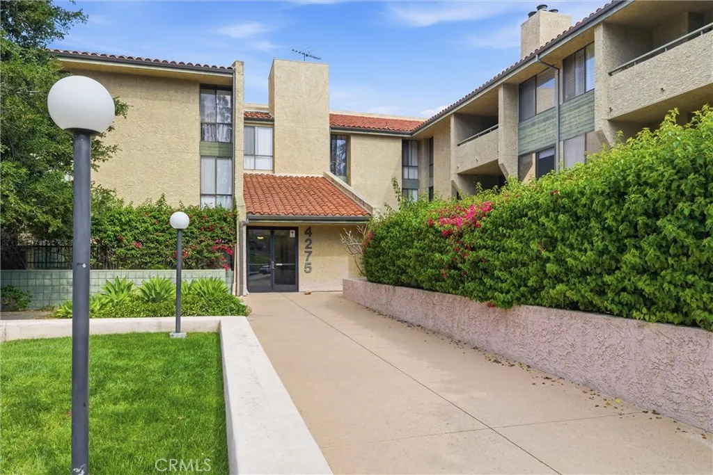 Additional image 2 of 4275 Via Arbolada Unit 210, Los Angeles, CA 90042