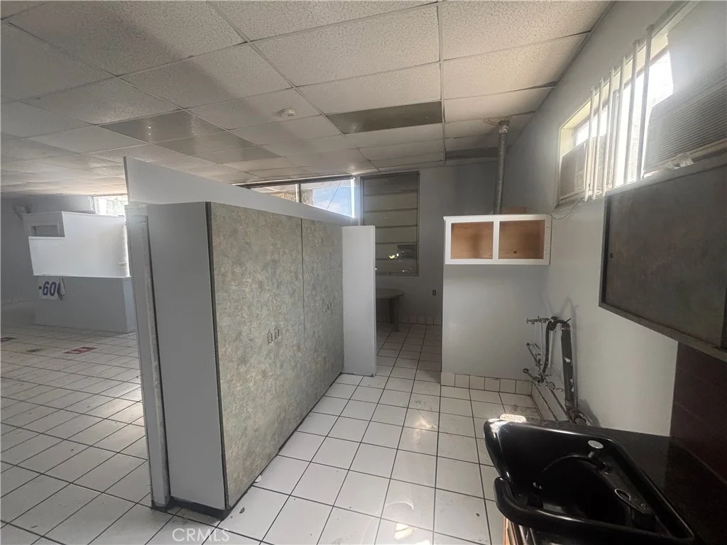 1819 W 17th St, Santa Ana, CA 92706