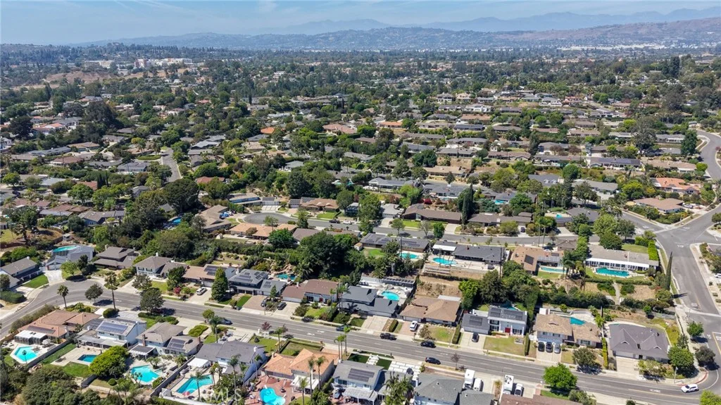 633 Dorothy Ln, Fullerton, CA 92831