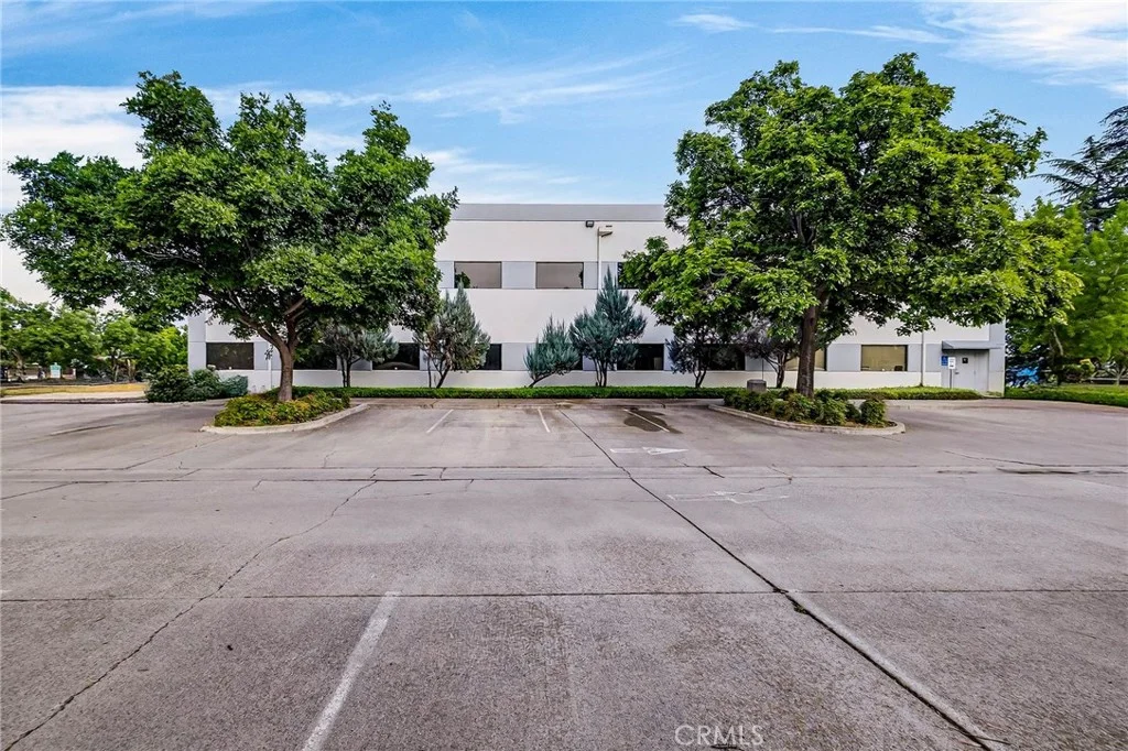604 E Walker St, Orland, CA 95963 photo 3