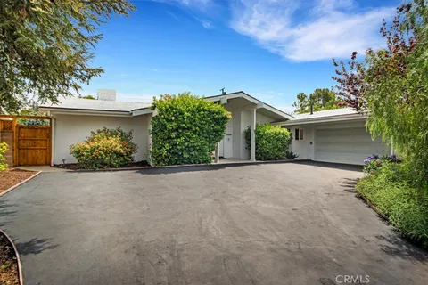 10208 Oak Park Avenue, Northridge, CA MLS: SR25106261