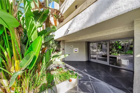 750 N Kings Road Unit 321, West Hollywood, CA MLS: SR25086809