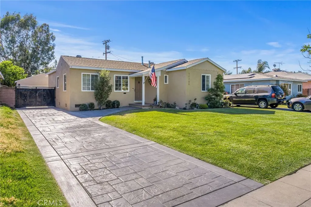 11709 Pennsylvania Avenue, South Gate, CA 90280