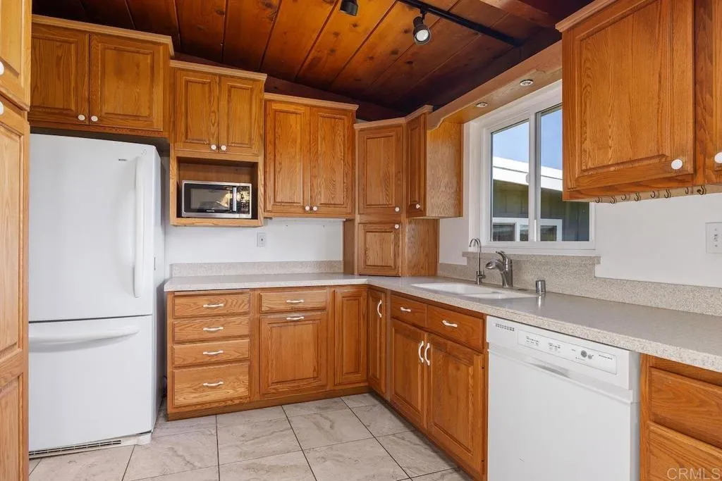 Additional image 50 of 2600 Highland Drive, Carlsbad, CA 92008