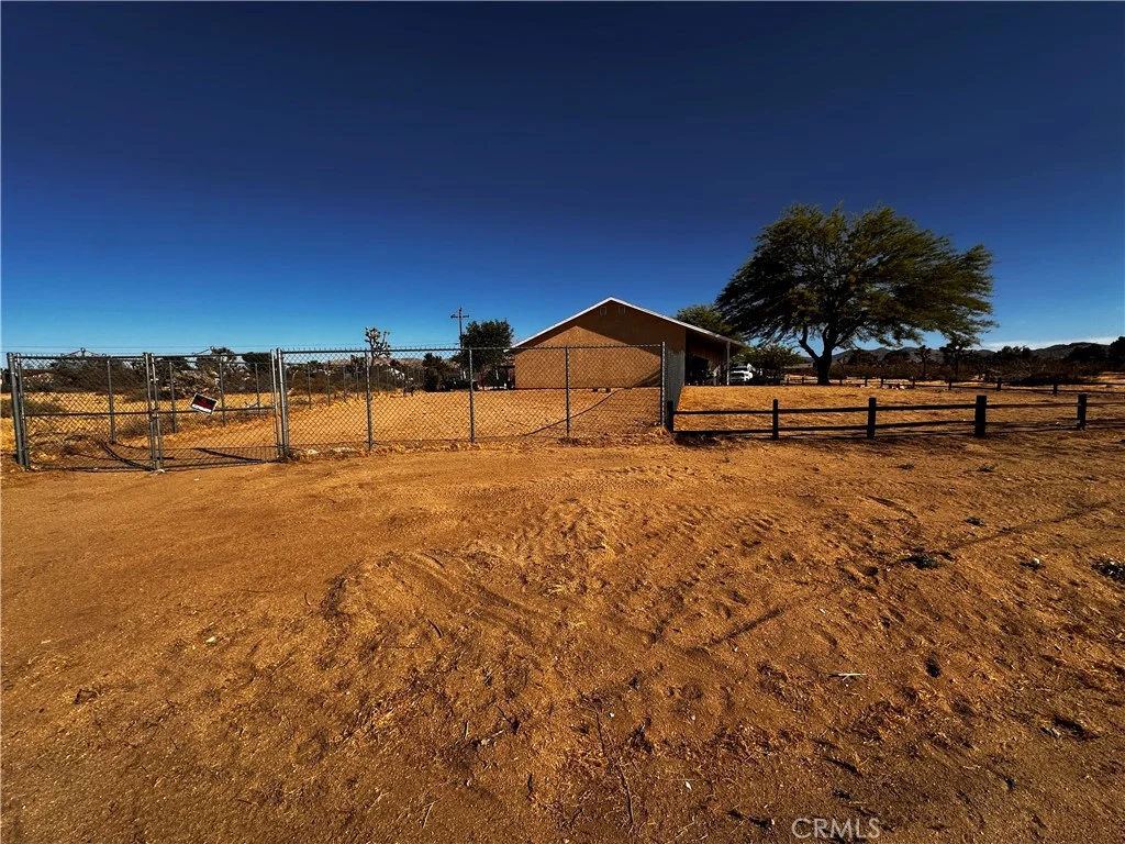 6781 Palisade Way, Yucca Valley, CA 92284