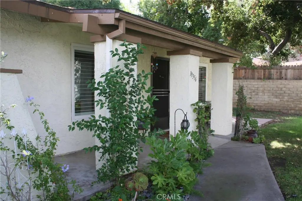 19356 Avenue Of The Oaks, Newhall, CA 91321