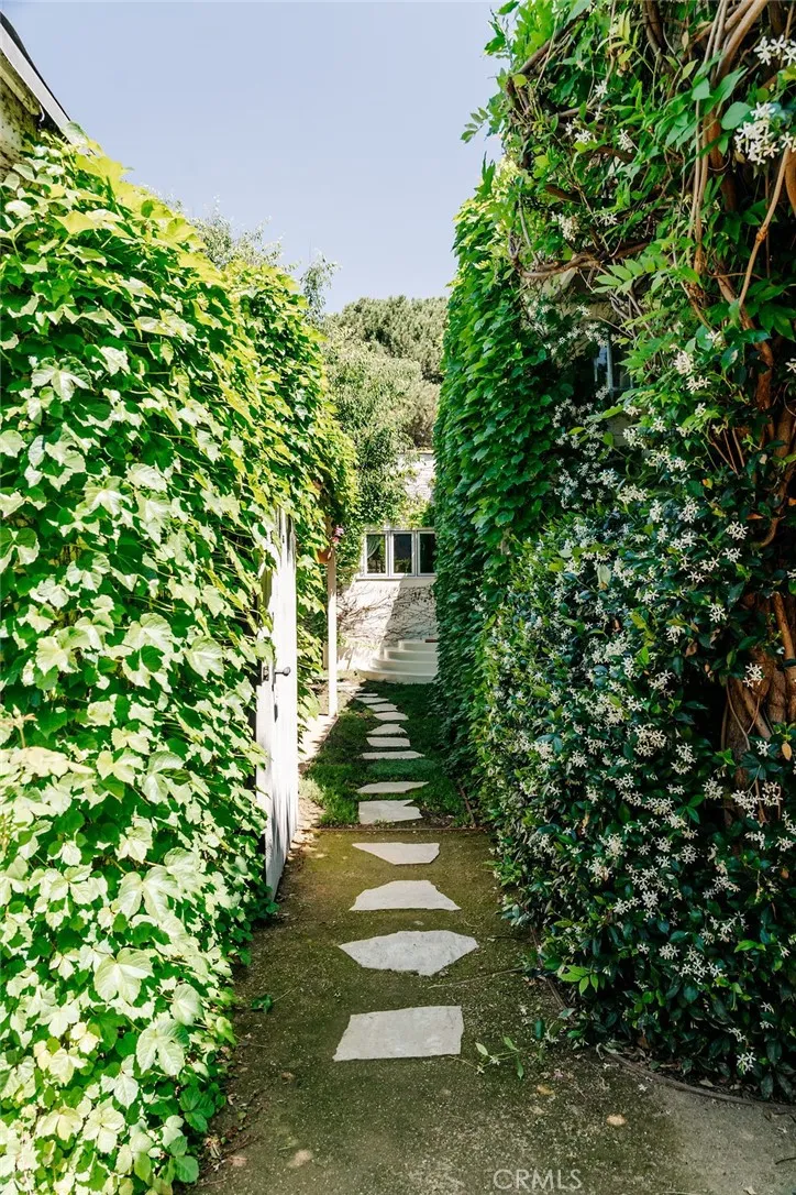 Additional image 71 of 4070 Garden Avenue, Los Angeles, CA 90039