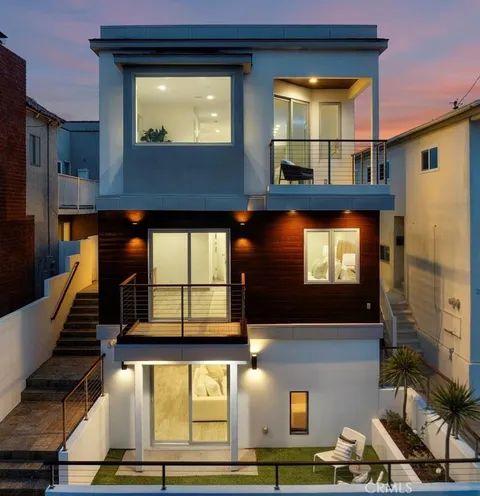 300 28th Street, Hermosa Beach, CA 90254 - MLS#: SB25057894