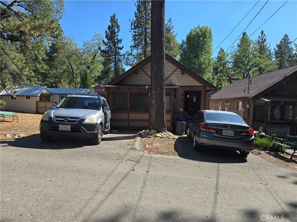 32909 Chipmunk Ln, Arrowbear, CA 92382 photo 3