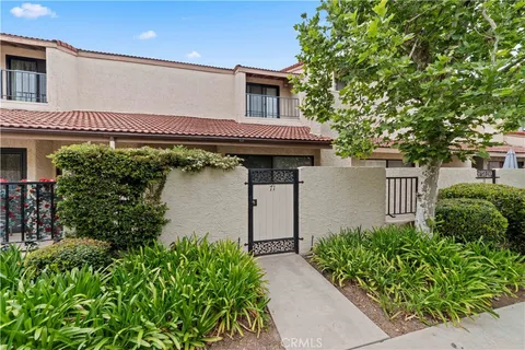 18130 Oxnard Street Unit 71, Tarzana, CA MLS: SR25079401