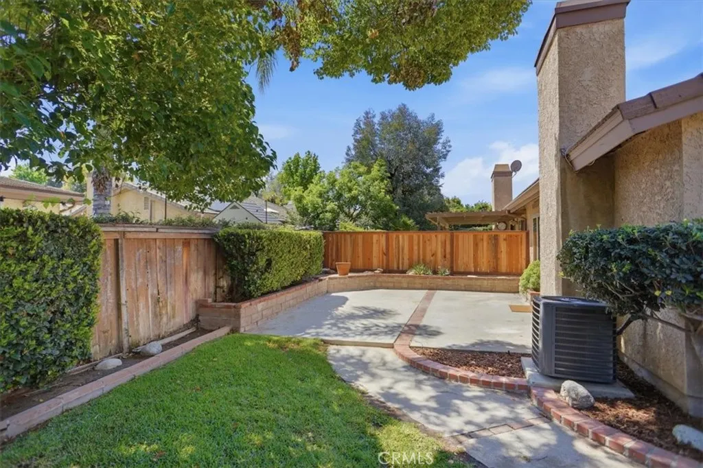Additional image 3 of 25748 Leticia Drive, Valencia, CA 91355