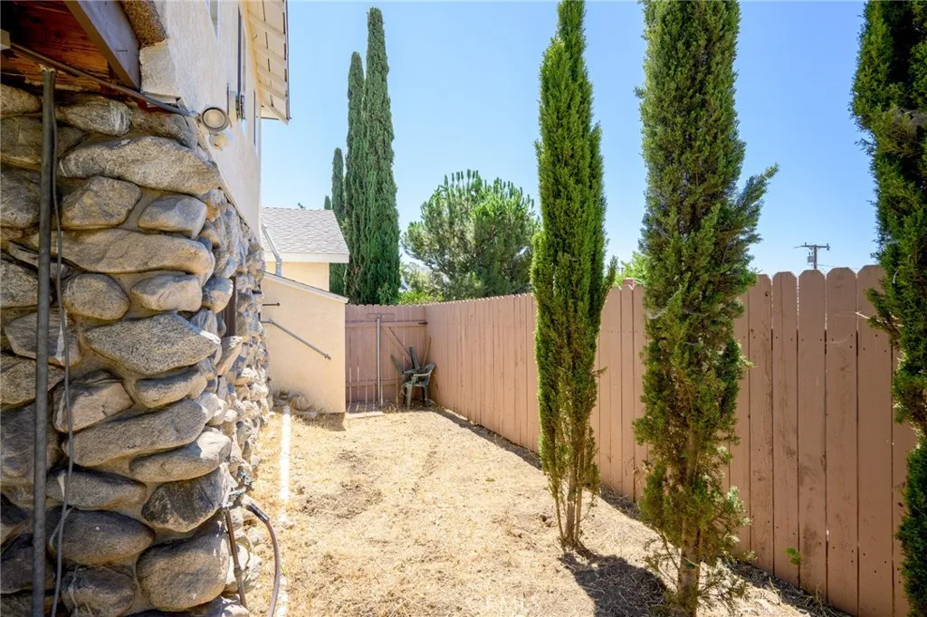 Property image for 2526 Foothill Boulevard Unit 1/2, La Crescenta, CA 91214