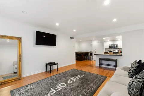 5460 White Oak Avenue Unit A126, Encino, CA MLS: SR25040180