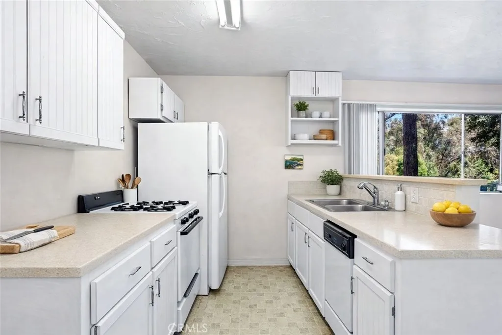 Additional image 66 of 15 La Crescenta Drive, Camarillo, CA 93010