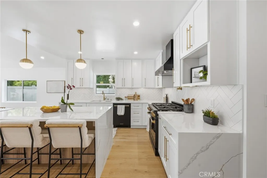 Additional image 12 of 17420 Collins Street, Encino, CA 91316