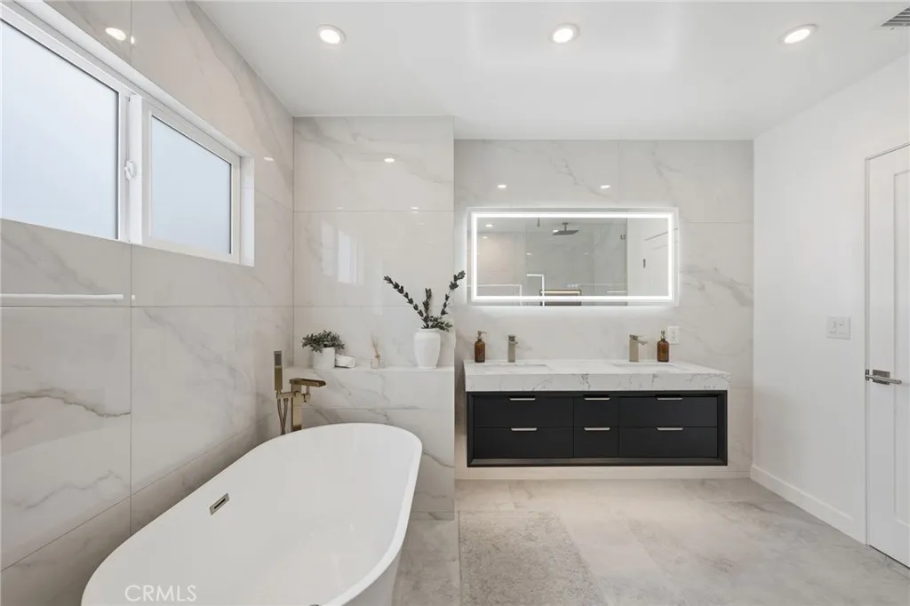 Additional image 18 of 17420 Collins Street, Encino, CA 91316