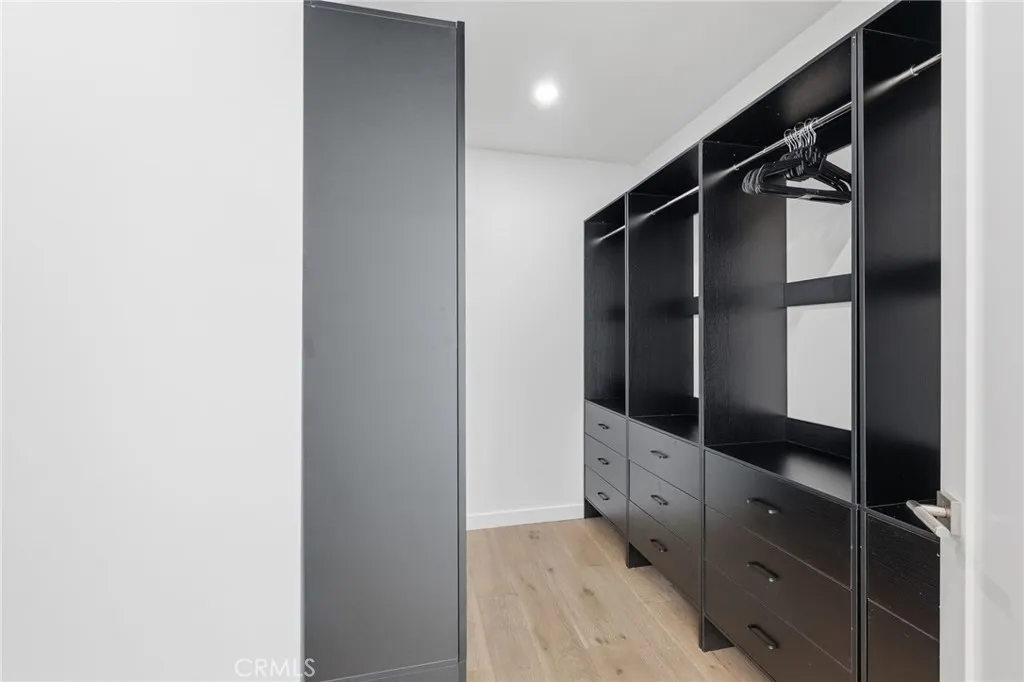 Additional image 21 of 17420 Collins Street, Encino, CA 91316