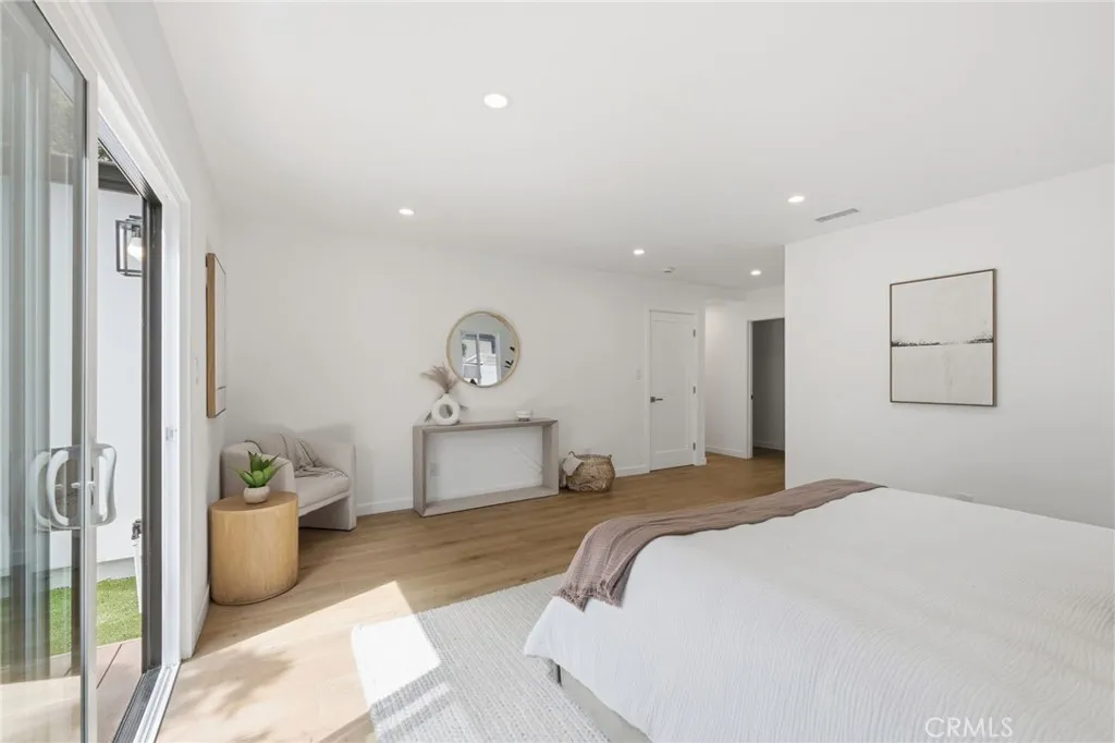 Additional image 45 of 17420 Collins Street, Encino, CA 91316