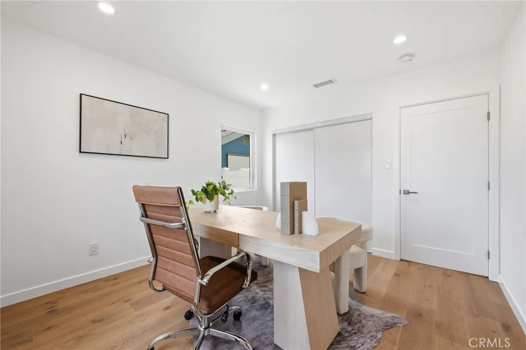 Additional image 28 of 17420 Collins Street, Encino, CA 91316