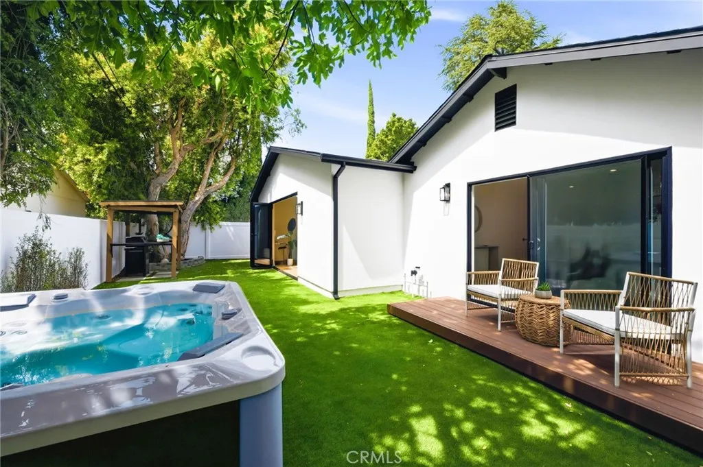 Additional image 32 of 17420 Collins Street, Encino, CA 91316