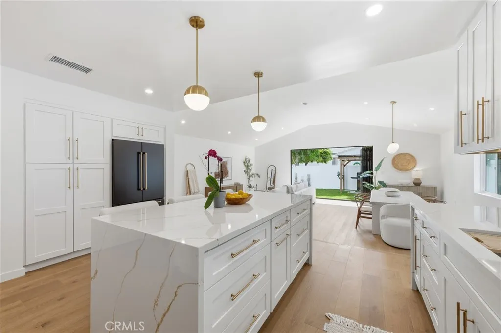 Additional image 39 of 17420 Collins Street, Encino, CA 91316