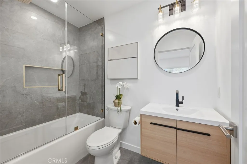 Additional image 24 of 17420 Collins Street, Encino, CA 91316