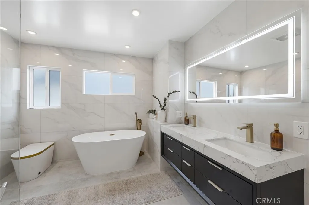 Additional image 47 of 17420 Collins Street, Encino, CA 91316