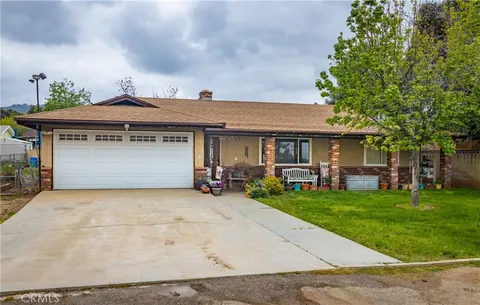 342 E Avenue L, Calimesa, CA MLS: IV25084449