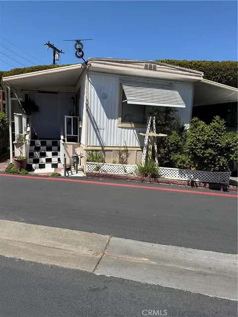 1527 S Standard Ave, Santa Ana, CA MLS: PW25077996