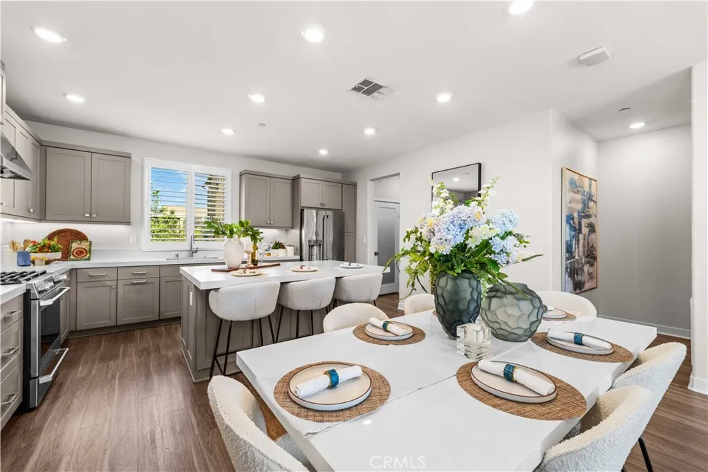 Additional image 59 of 236 keeper, Irvine, CA 92618