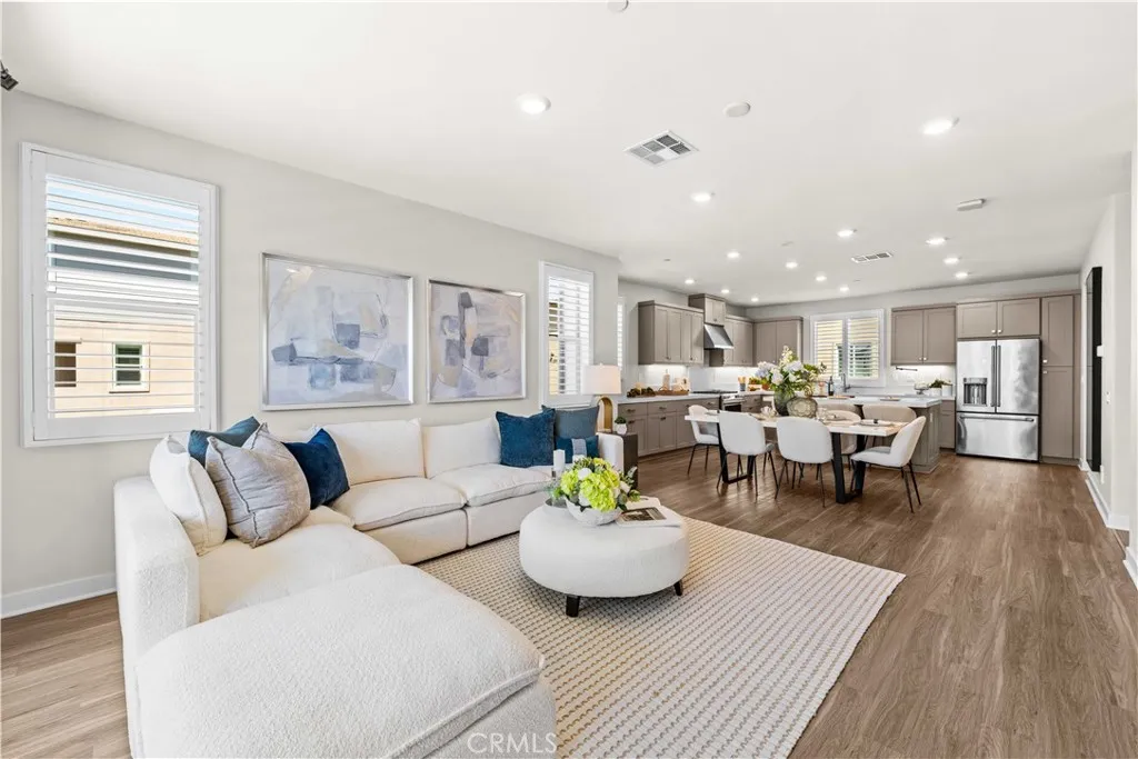 Additional image 13 of 236 keeper, Irvine, CA 92618