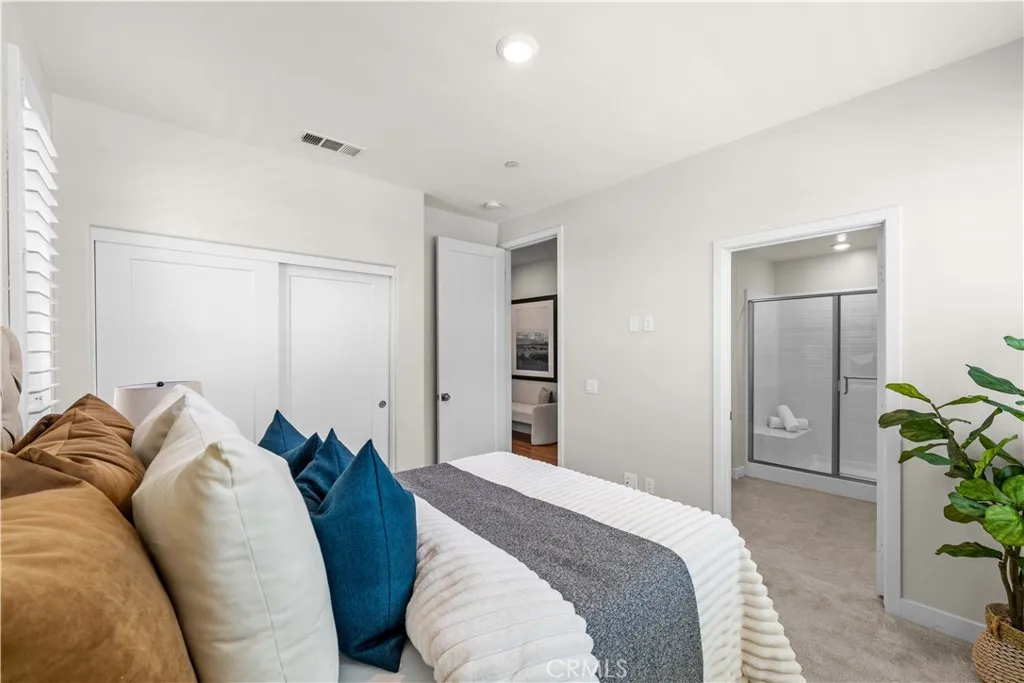 Additional image 49 of 236 keeper, Irvine, CA 92618