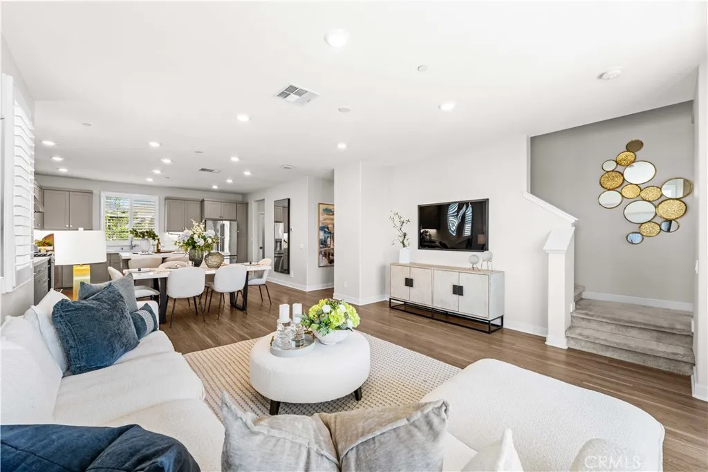 Additional image 55 of 236 keeper, Irvine, CA 92618