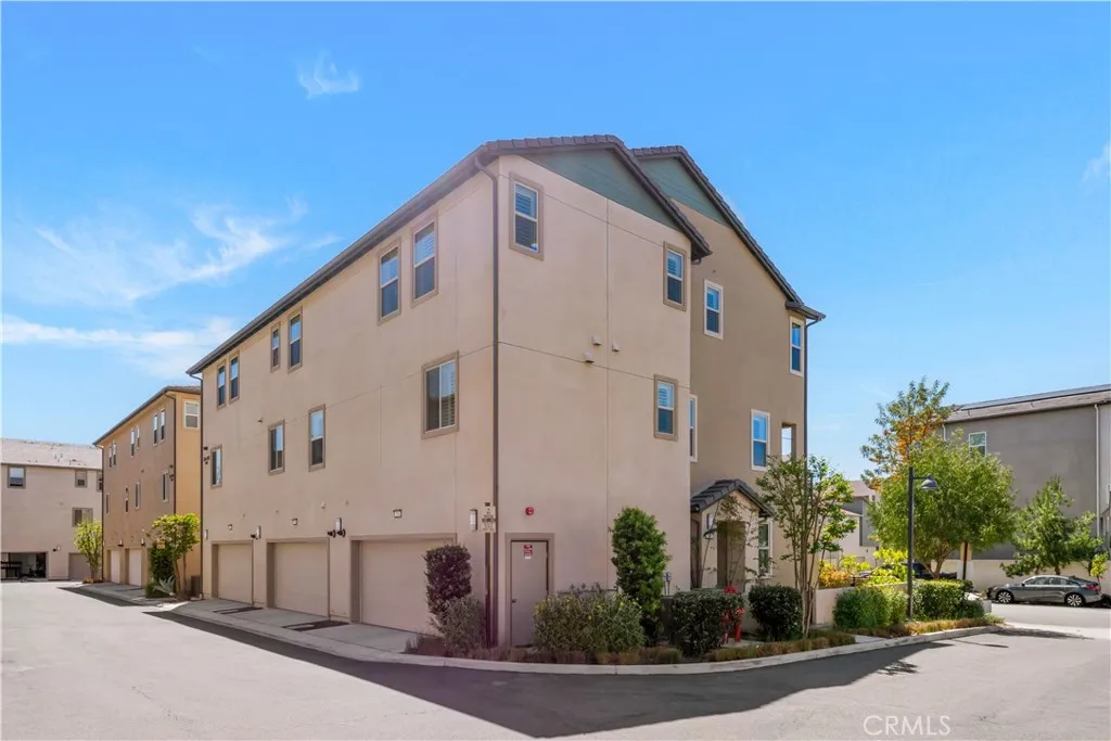 Additional image 35 of 236 keeper, Irvine, CA 92618