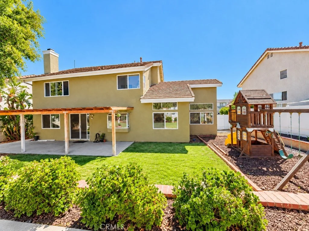 1520 Turquoise Dr, Corona, CA 92882