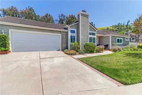 5760 E Hudson Bay Drive, Anaheim, CA MLS: OC25106622