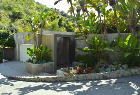2761 N Laurel Canyon Place, Los Angeles, CA 90046 - MLS#: GD24025031