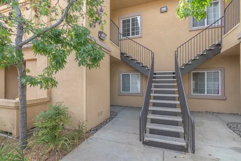 41410 Juniper Street Unit 323, Murrieta, CA MLS: SW25002669