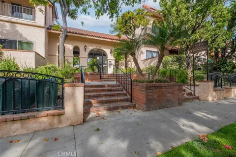 1711 Grismer Avenue Unit 79, Burbank, CA MLS: GD25072201