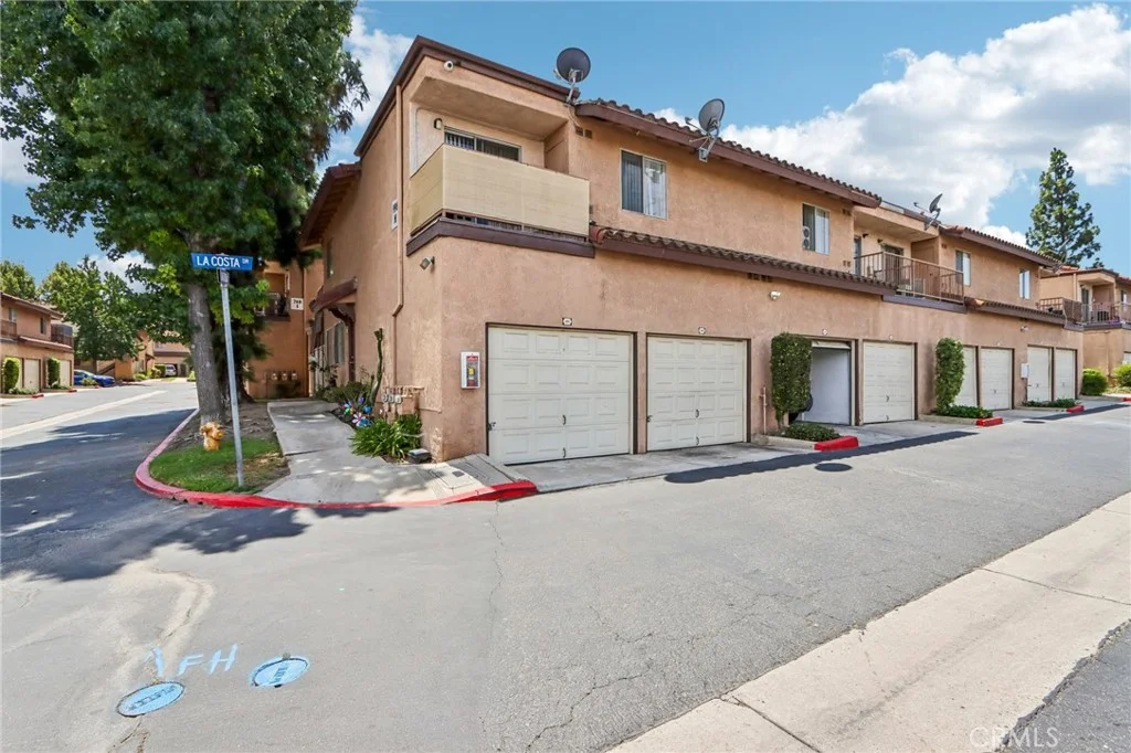 998 La Costa Drive Unit M204, Corona, CA 92879