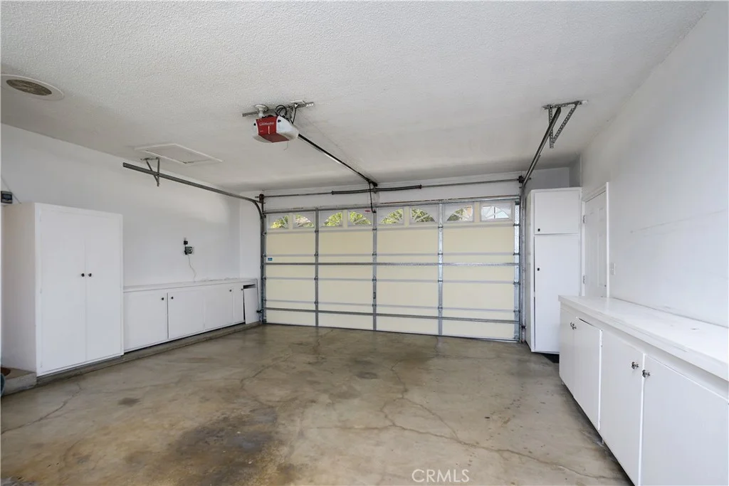201 E Burke Dr, Montebello, CA 90640